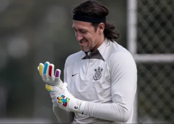 Cássio treina em clima de despedida no Corinthians, e reunião deve selar rescisão - Foto: @ ESPN - Todos os direitos: @ ESPN