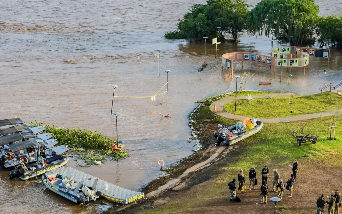 temporais, precipitações, tempestades;