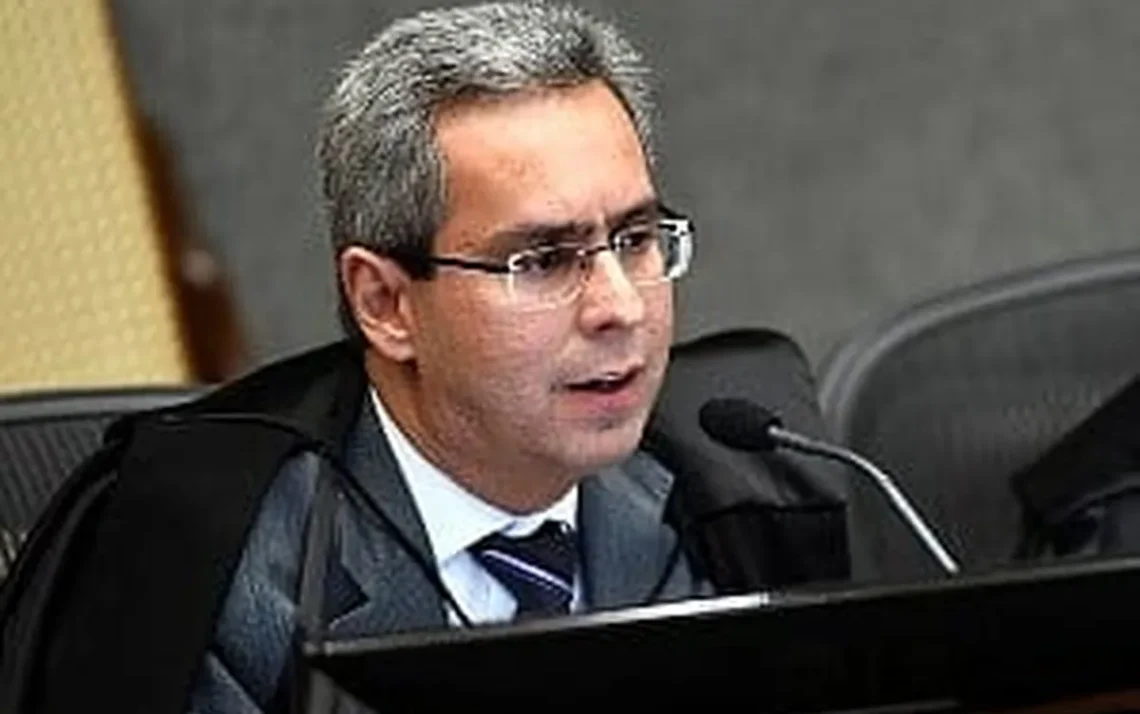 deliberação, veredito, resolução;