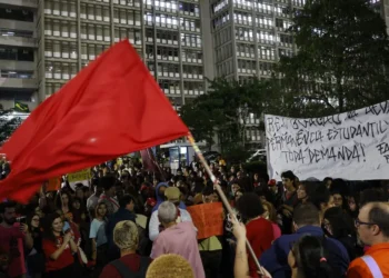 protesto, manifestação, movimento;