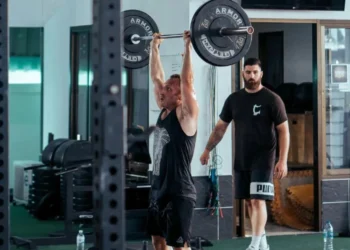 ganhar massa muscular, aumento do tamanho dos músculos, crescimento muscular;