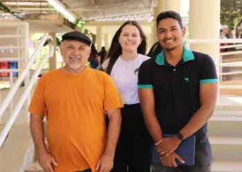 ensino, aprendizado, instrução;